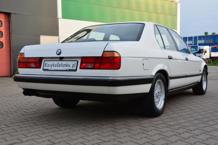  BMW 740i (E32) 1992 года  (UK) (фото 2 из 170)
